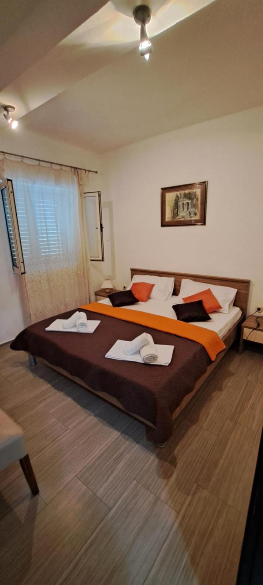 Apartments Becir Molunat Exterior photo